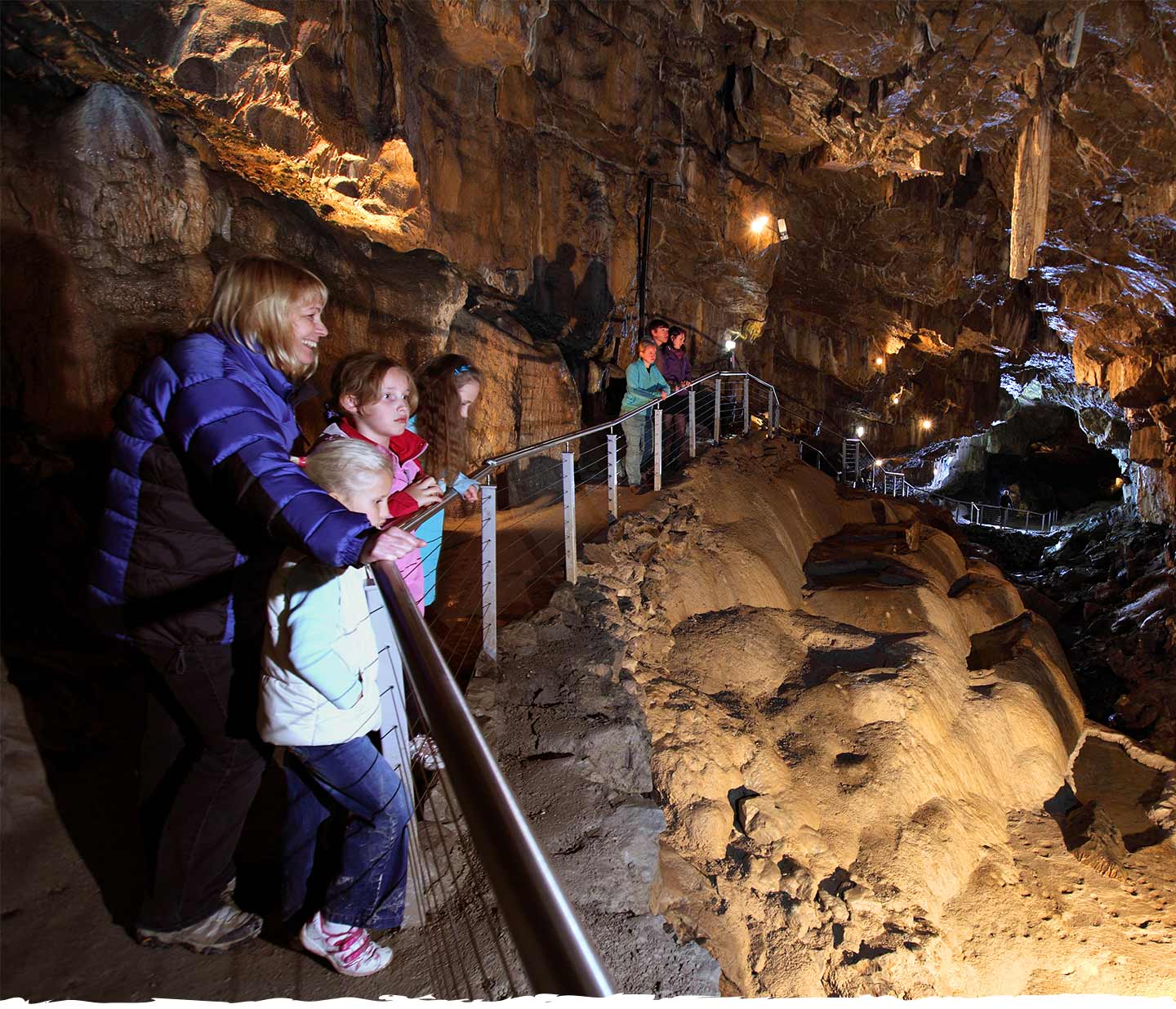 Poole's Cavern & Country Park