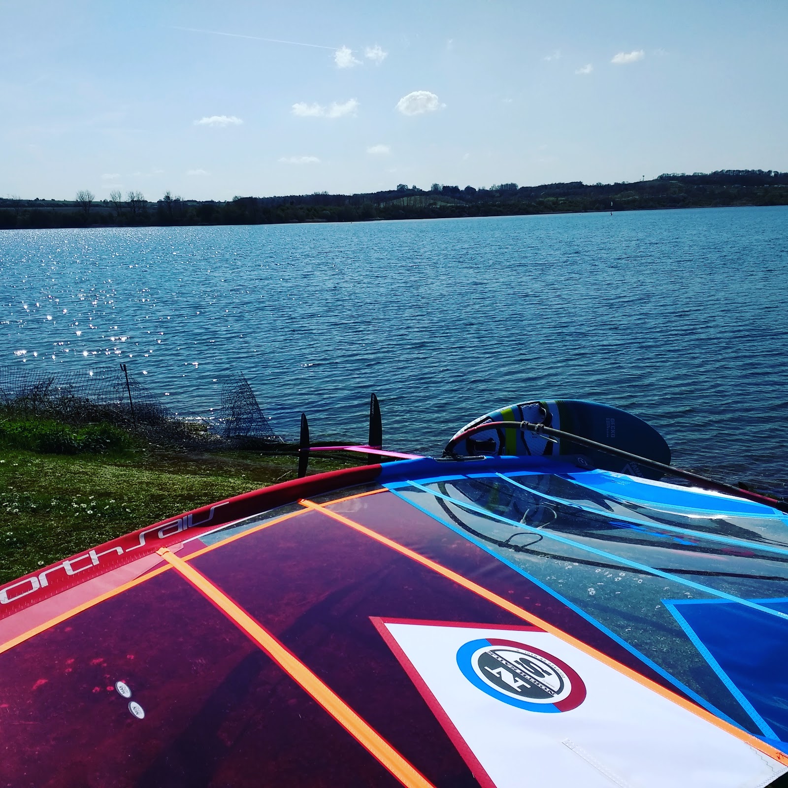 Brogborough Lake: Windsurf-Wing-SUP-Foil