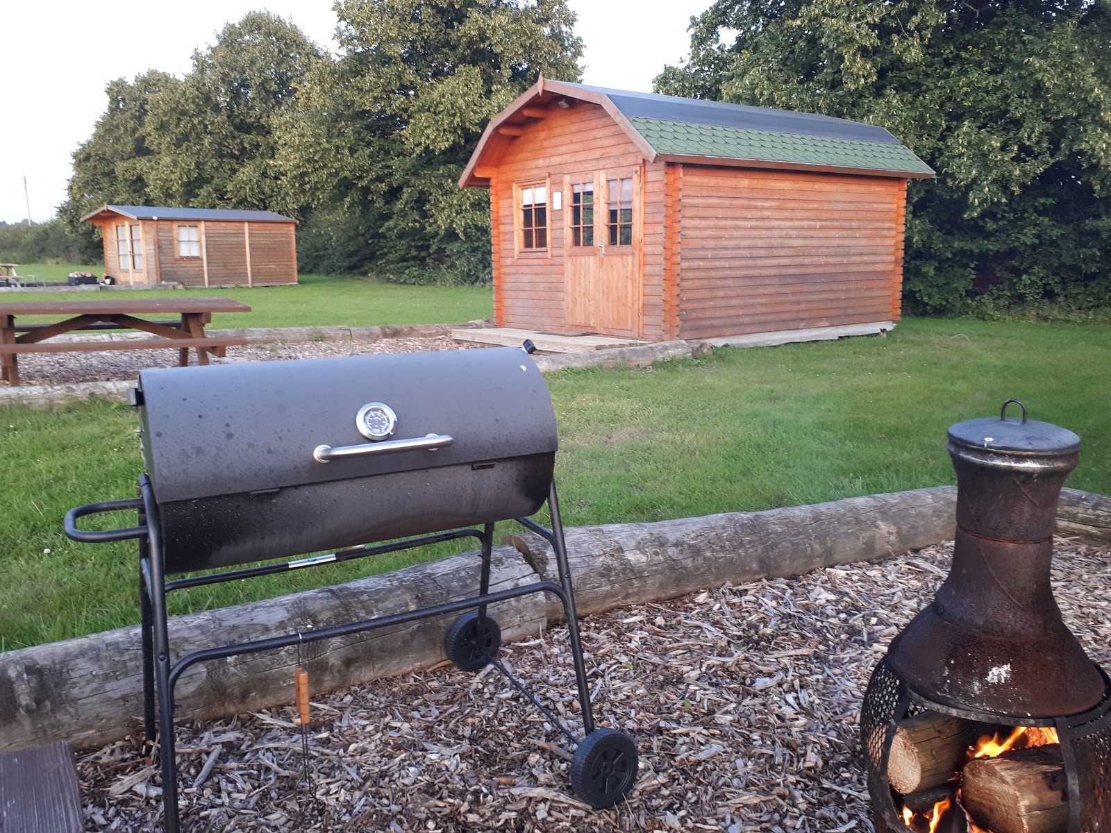 Big Foot Glamping and Camping At Tarvin Sands Fishery