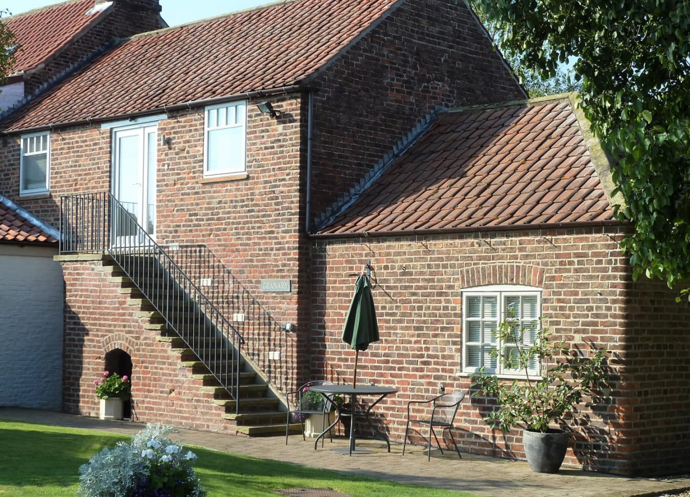 Church Farm Cottages - The Granary