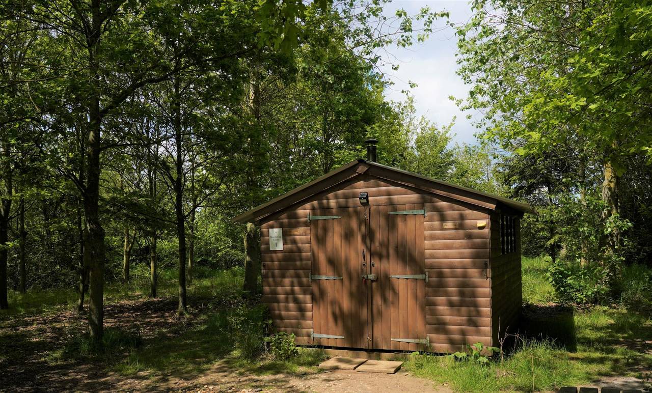 Beards Oak Wood Cabin