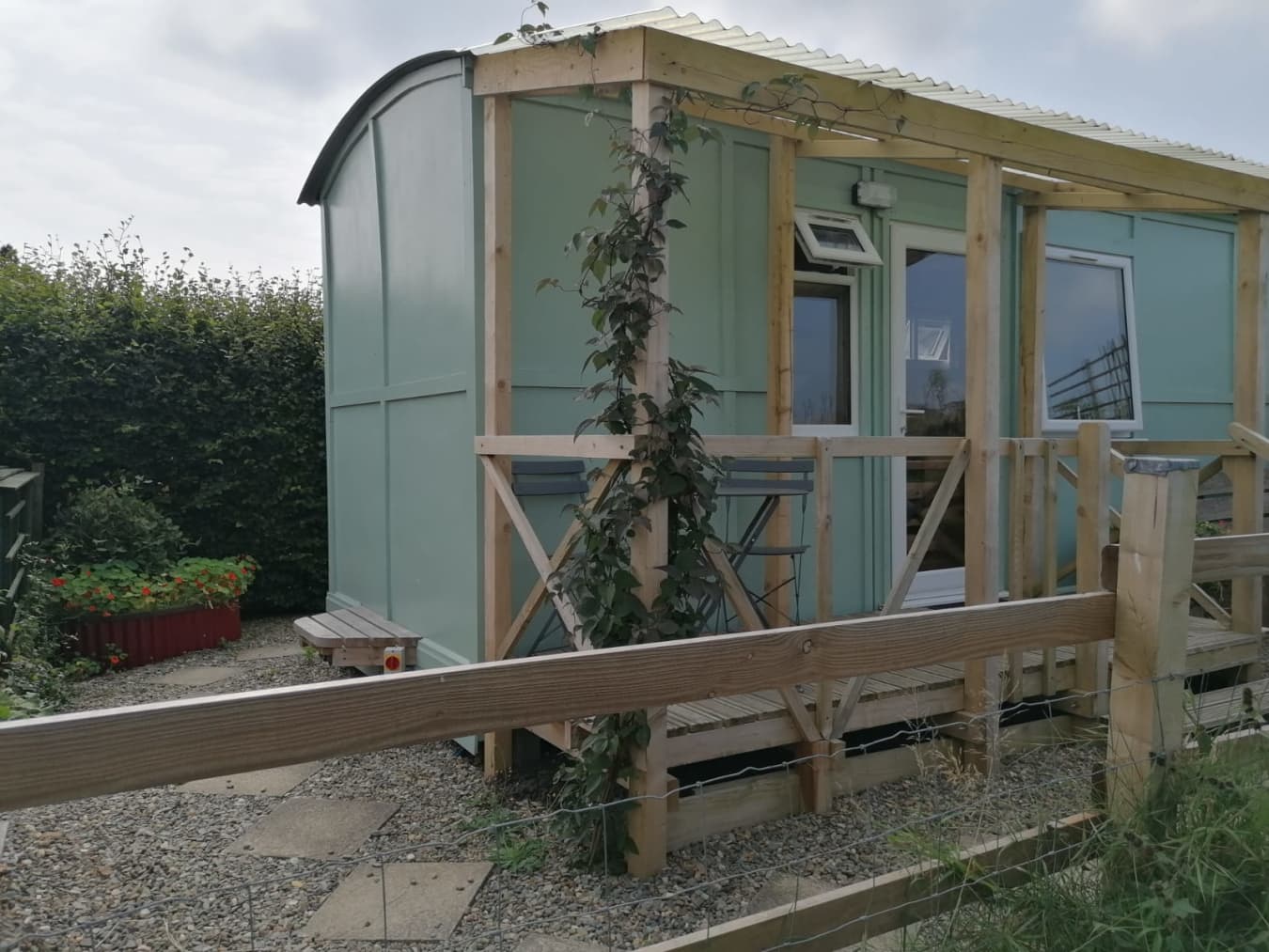 Skylark Shepherds Hut with Hot tub