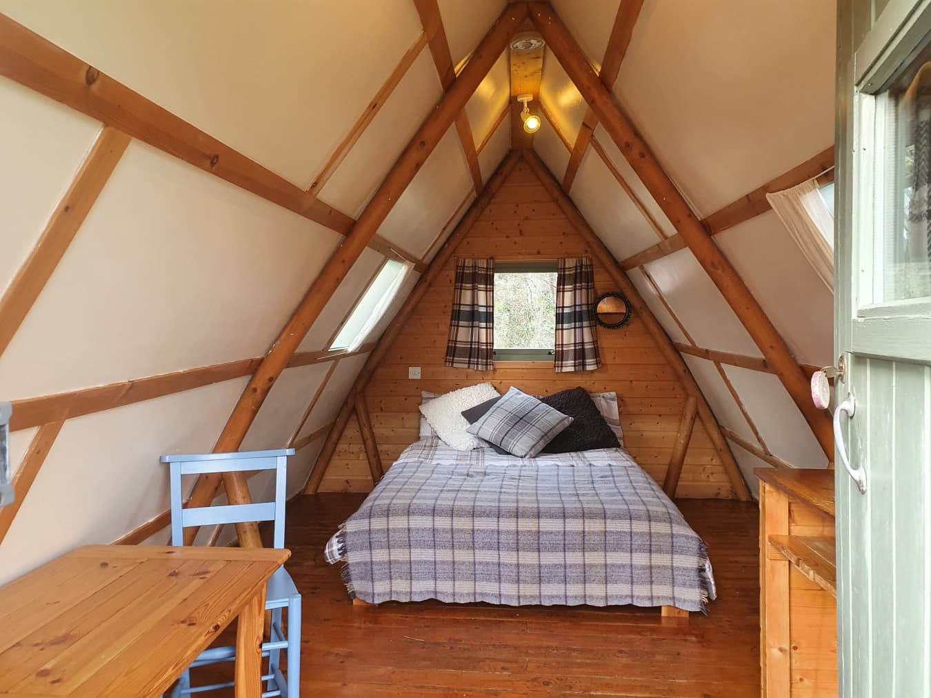 Big Chief Couples Wigwam