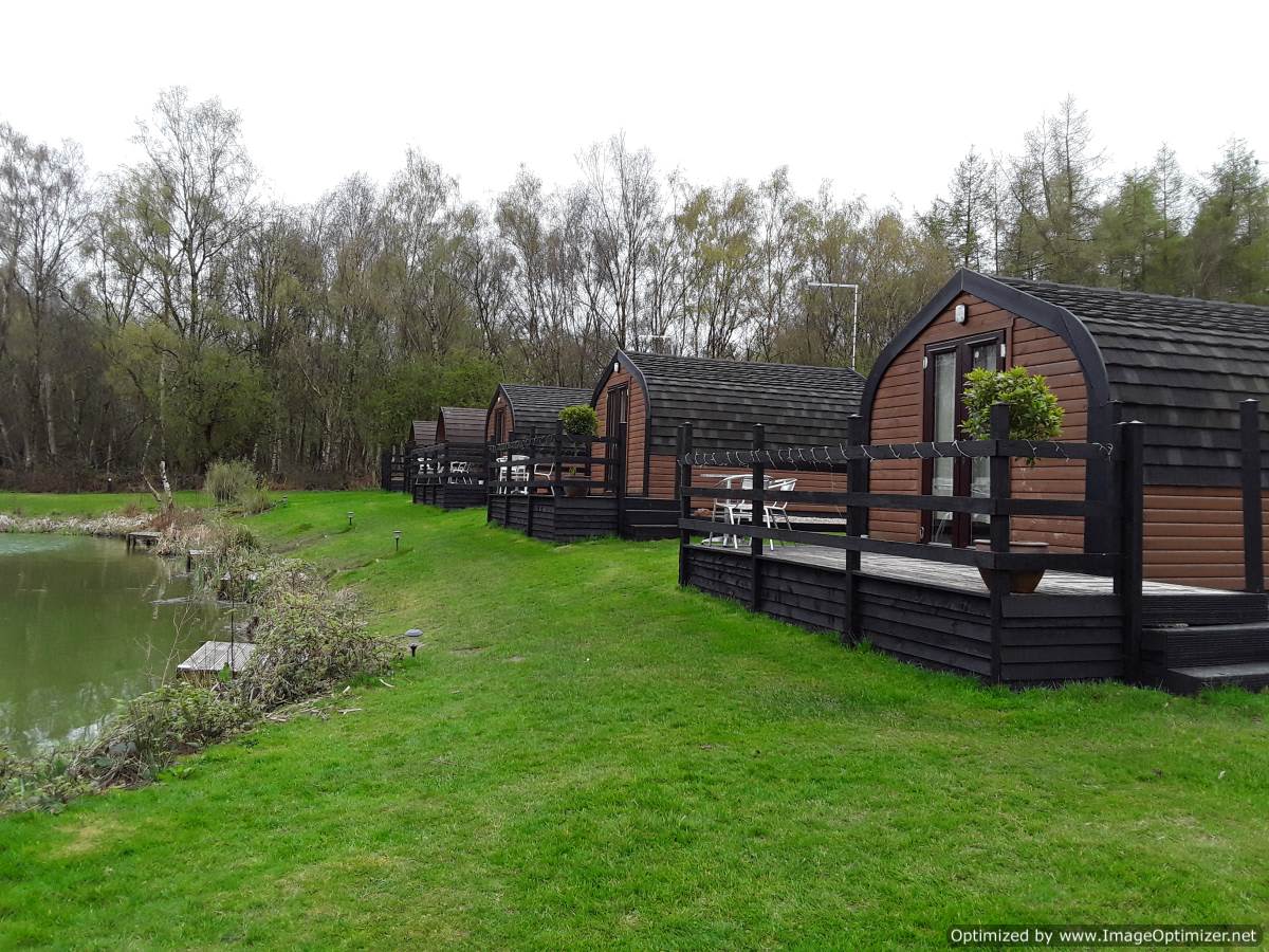 Robins Nest - Deluxe Glamping Pod - Max. 2 Adults, 3 Children