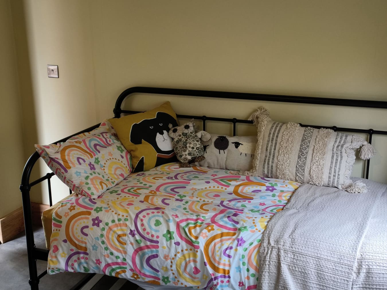Better homes & gardens anniston twin metal daybed top