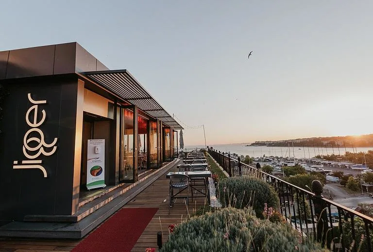 Wyndham Grand Istanbul Kalamış Marina Hotel