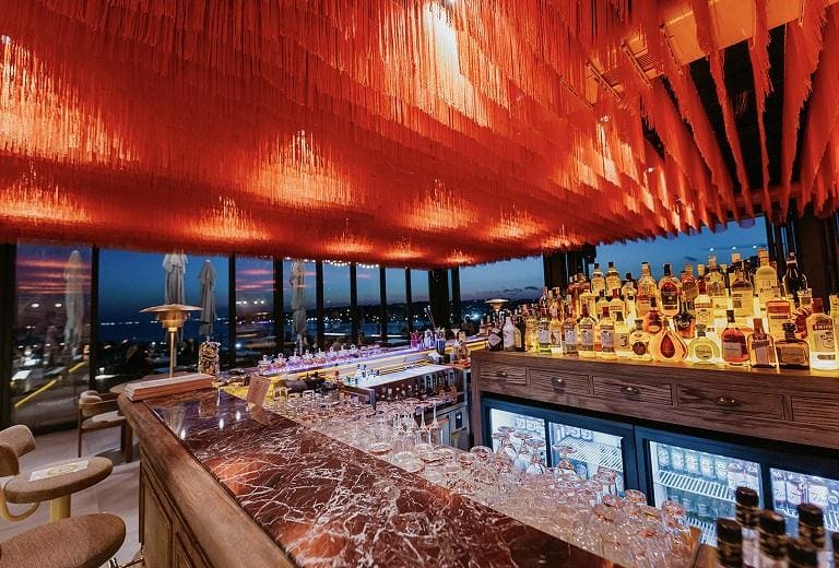 Wyndham Grand Istanbul Kalamış Marina Hotel