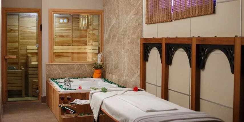 Side Crown Palace Hotel