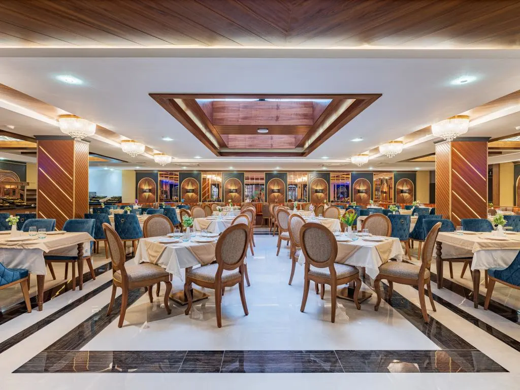 Elysium Green Suites Hotel