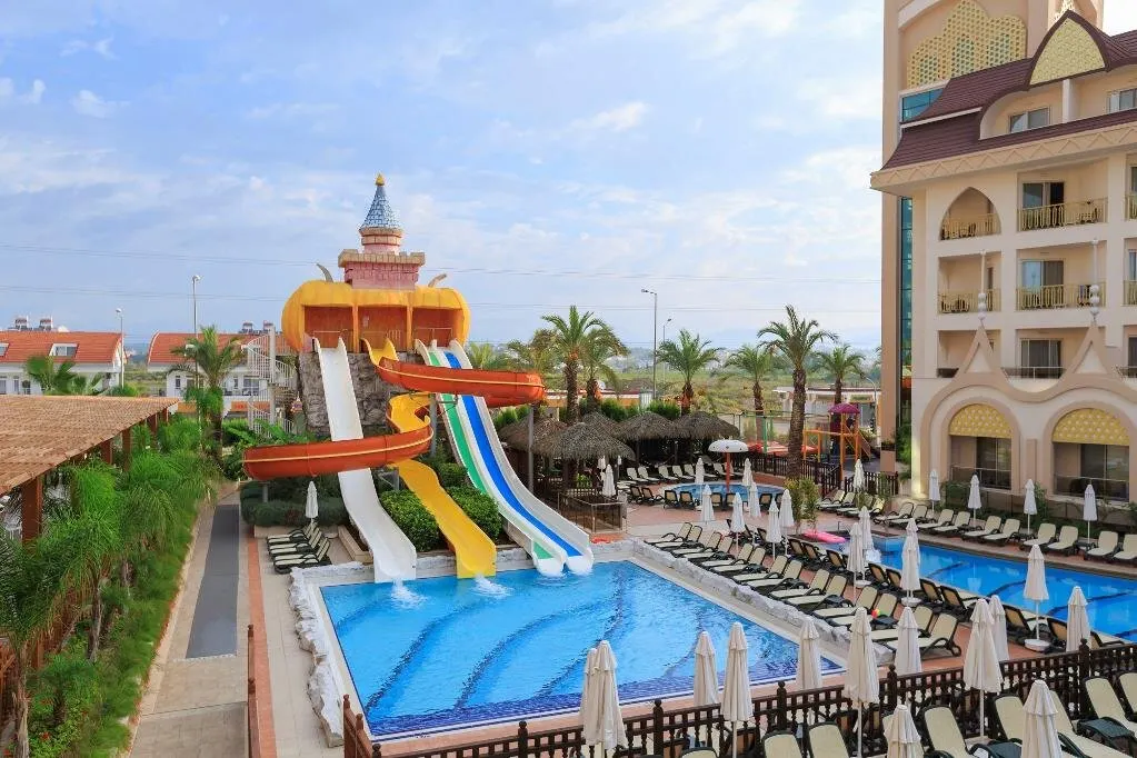 Side Crown Charm Palace