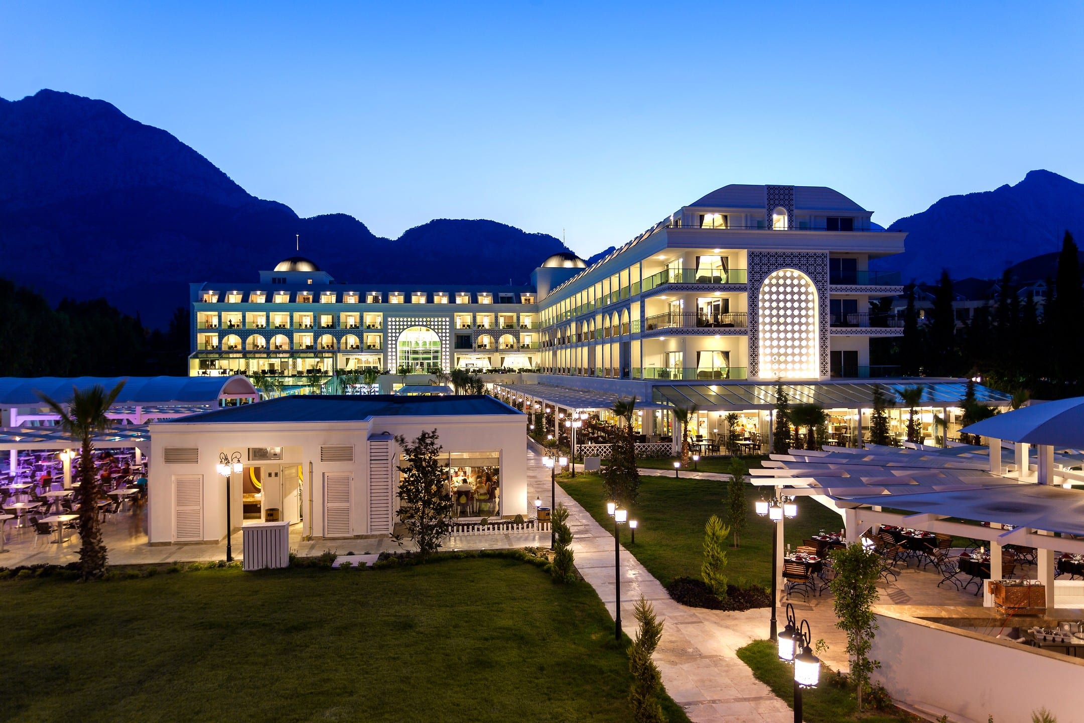 Karmir Resort Spa