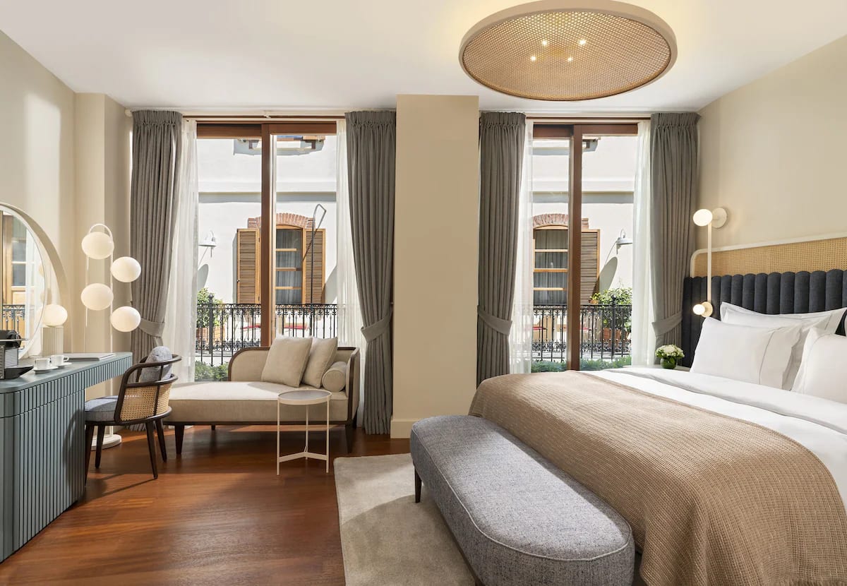 Ecole St Pierre Hotel