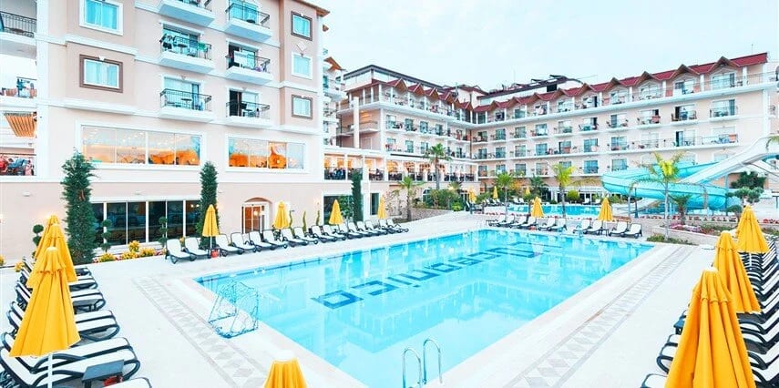 L'Oceanica Beach Resort Hotel