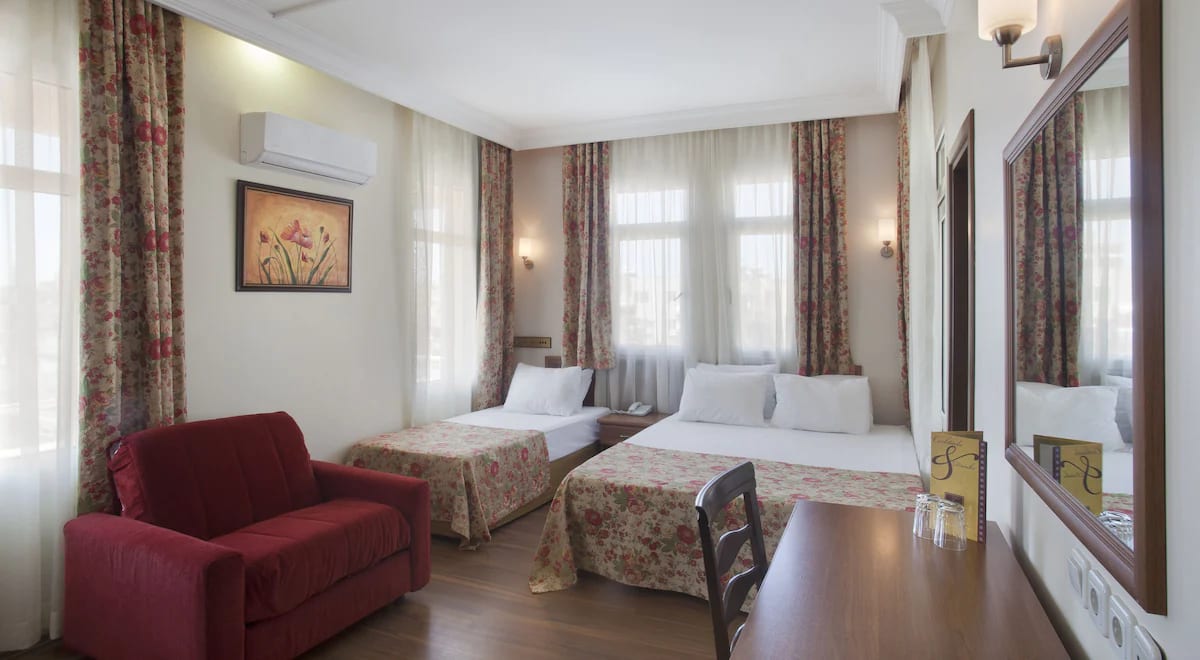 Triana Hotel