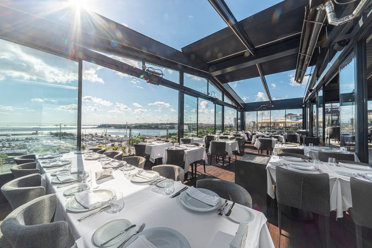 Wyndham Grand Istanbul Kalamis Marina Hotel