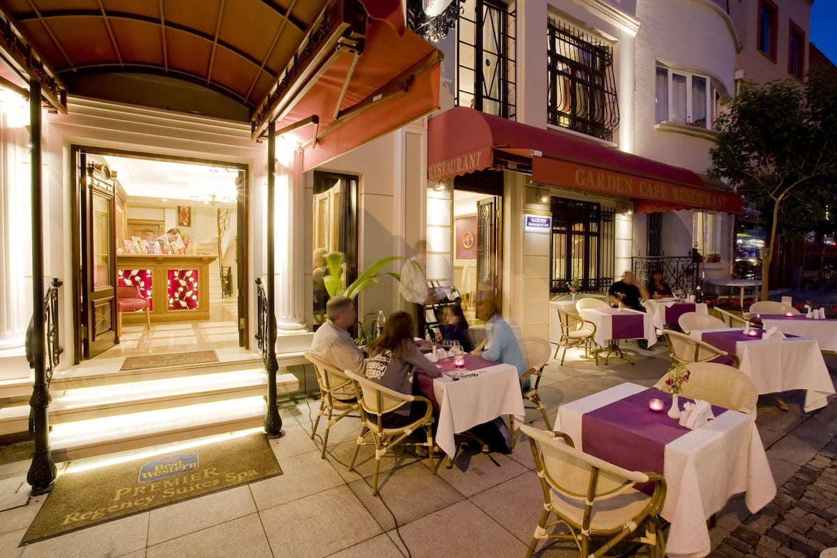 GLK PREMIER Regency Suites & Spa