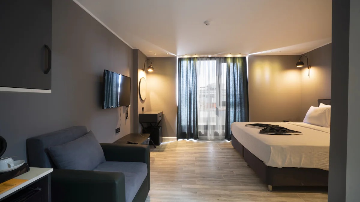 Estera Hotels Silent