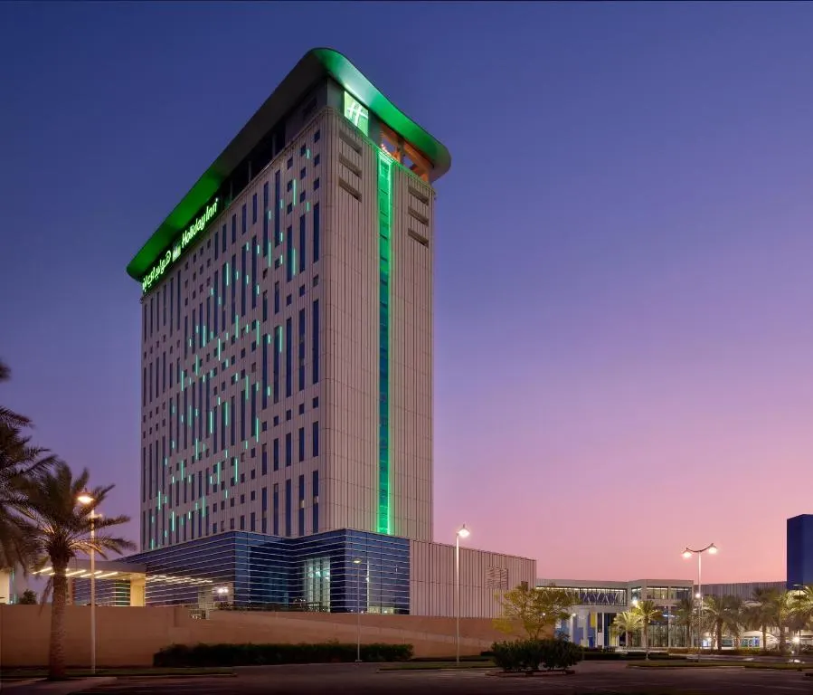 Holiday Inn Suites Dubai Festival City an IHG Hotel