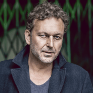 Portrait von Thomas Schmuckert