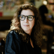 Portrait von Moira Macdonald