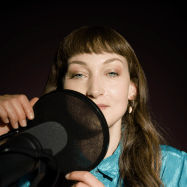 Portrait von Rebecca Veil