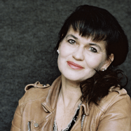 Portrait von Karin Kalisa