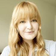 Portrait von Janine Ukena