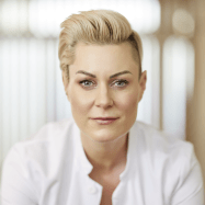 Dr. med. Carola Holzner