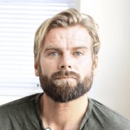 Portrait von Tom Stranger