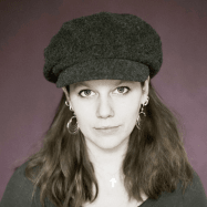 Portrait von Joëlle Tourlonias