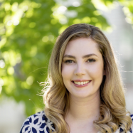 Portrait von Dr. med. Anna-Theresa Lipp