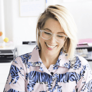 Portrait von Sarah Walsh