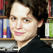 Portrait von Nina Dulleck