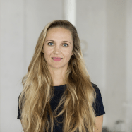 Portrait von Tina Schütze