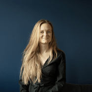 Portrait von Signe Kjaer