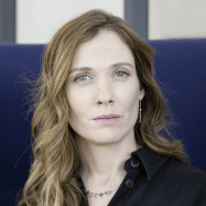 Portrait von Claire Léost