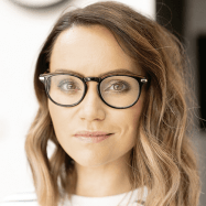 Portrait von Holly Matthews