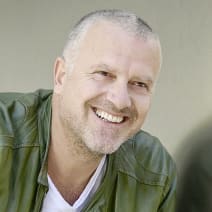 Bernhard Aichner