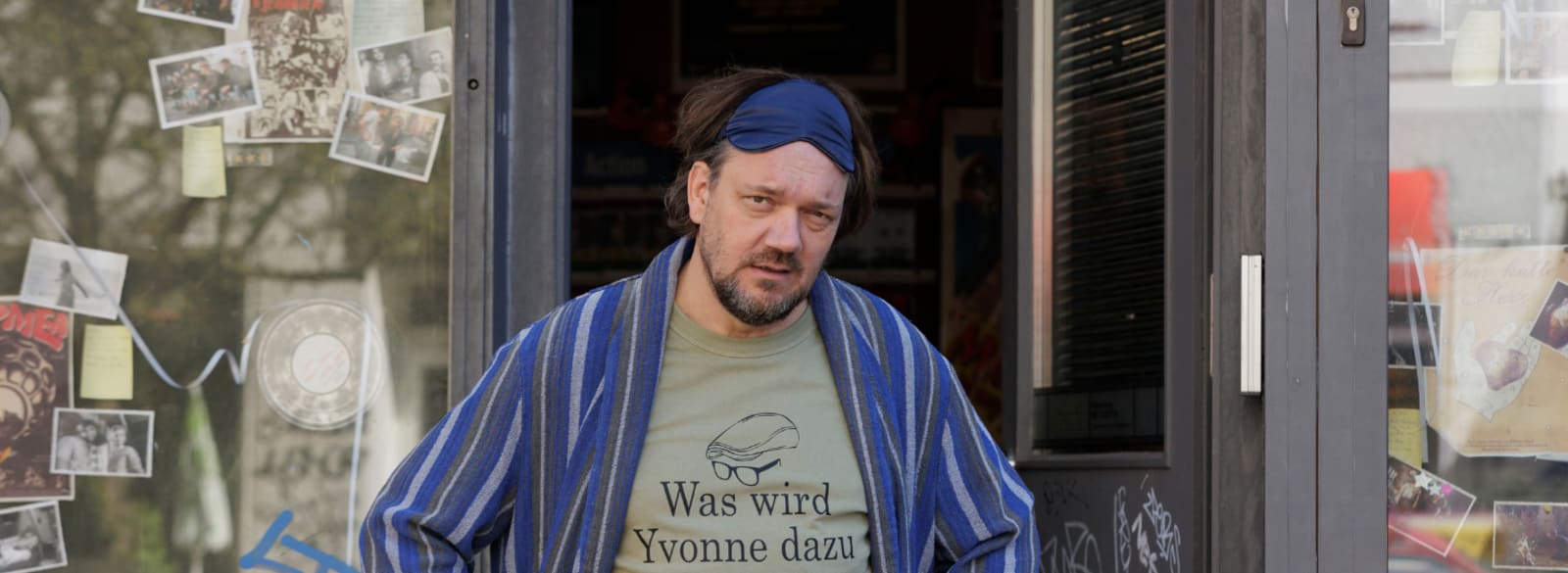 Charly Hübner in der Hauptrolle des Videothekenbesitzers Micha