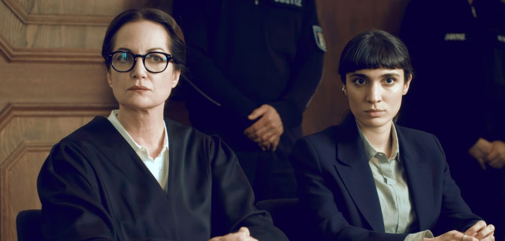 Die Anwältin Annabelle Martinelli mit ihrer Mandantin Layla Rekabi 