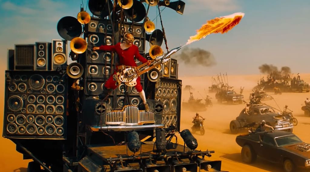 Szene aus "Mad Max: Fury Road", die im zweiten Absatz des Artikels beschrieben wird