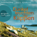Dunkel leuchten die Klippen