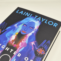 Daughter of Smoke and Bone Zusatzmaterial