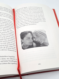 All the Way to the River Zusatzmaterial