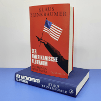 Zusatzmaterial PA 978 3 10 397733 2 innen 003 von Der amerikanische Albtraum: Faschismus made in USA von Klaus Brinkbäumer