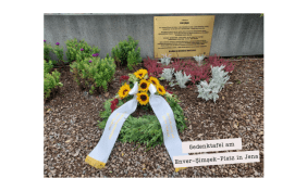 Gedenktafel am Enver-Şimşek-Platz in Jena (© Stadt Jena)