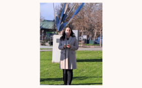 semiya_haelt_beim_gedenken_in_dortmund_eine_rede