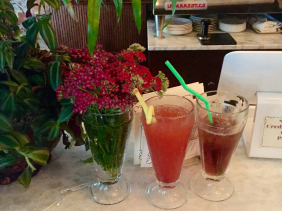 Getränke auf einem Tisch