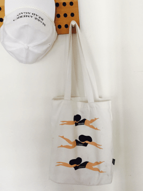 Stofftasche mit Schwimmerin