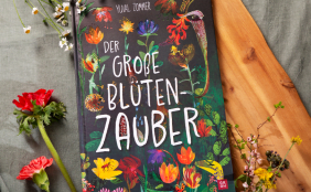 Foto vom Buch über Blumen